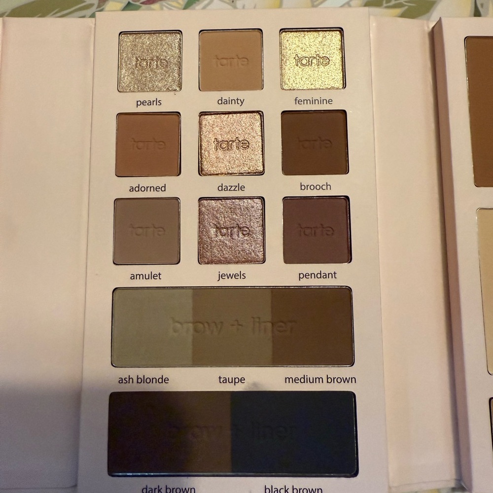 ***Tarte Full Face Folding Book Palette- Tan to Deep - Picture 5 of 6